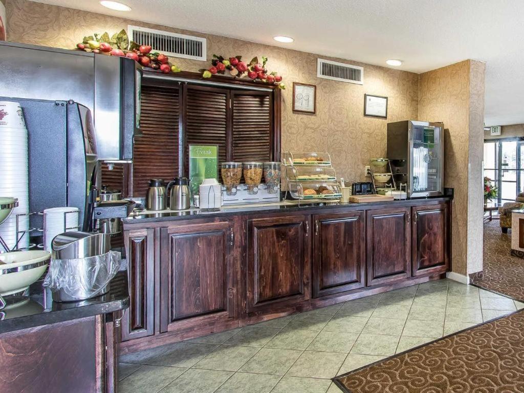 Quality Inn Andalusia Eksteriør bilde